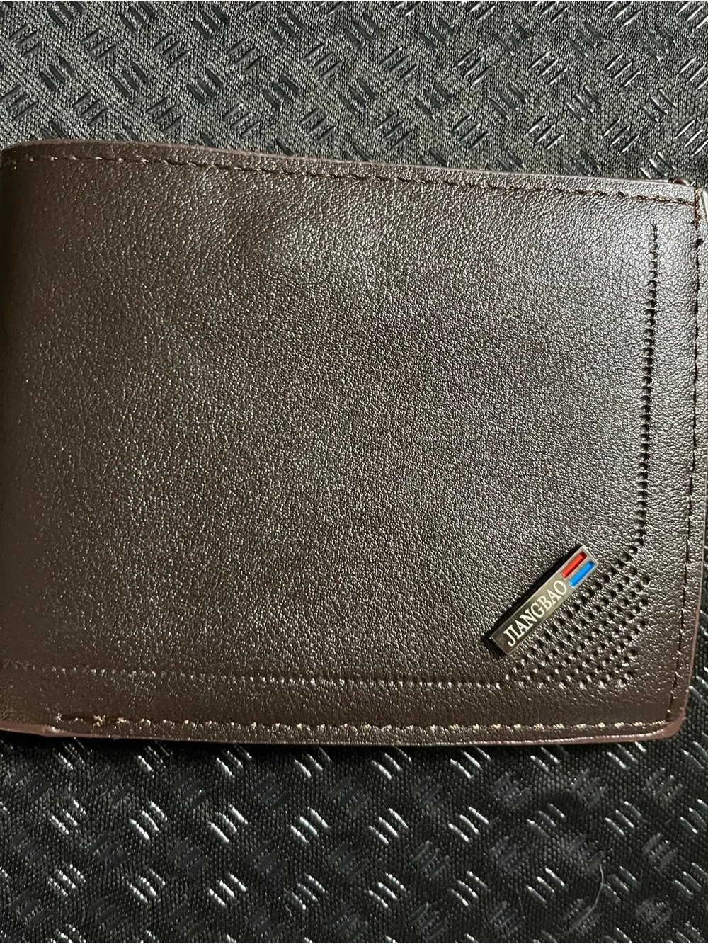 Jiangbao Brown Men’s Leather Wallet - Sleek Bifold.